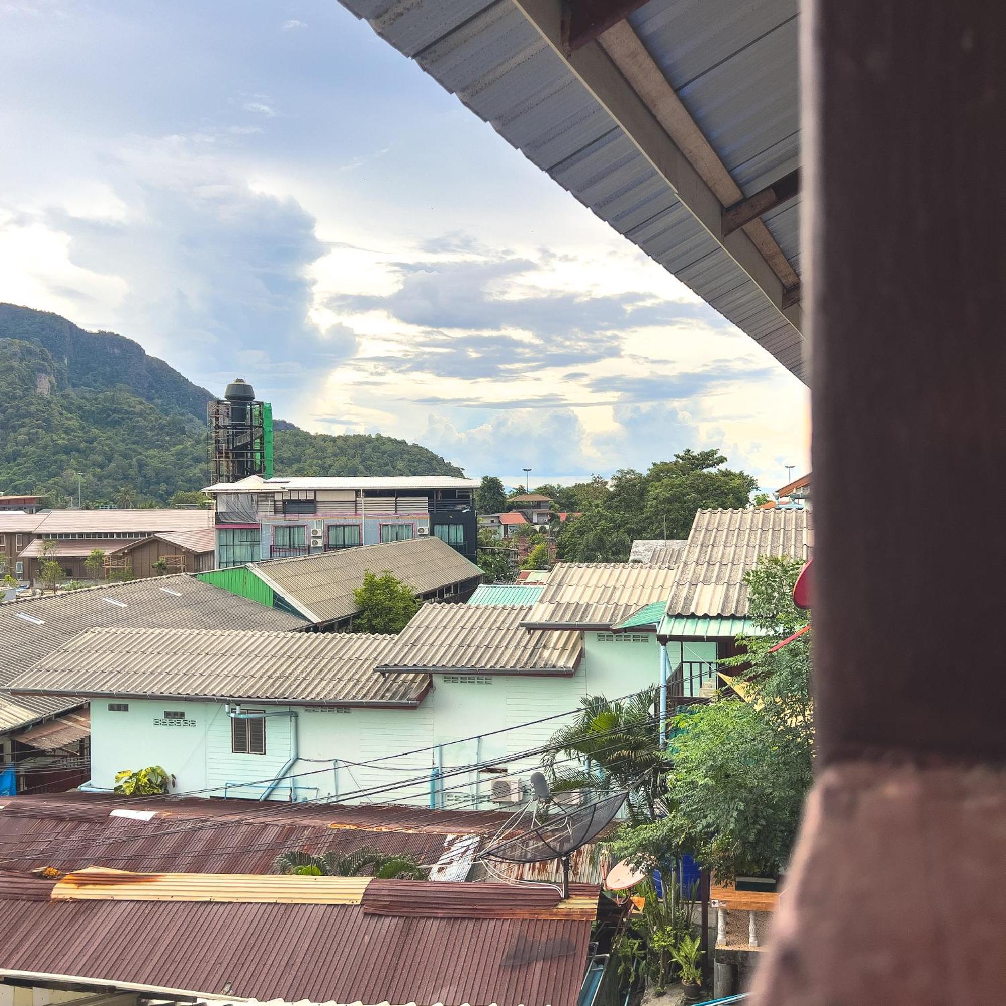 Lux Guesthouse Phi Phi Don Exterior foto